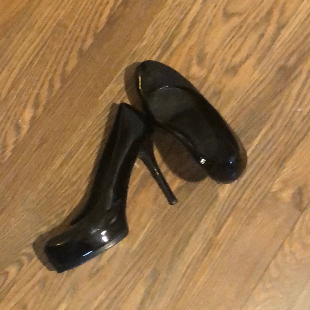 Yves St laurent heels